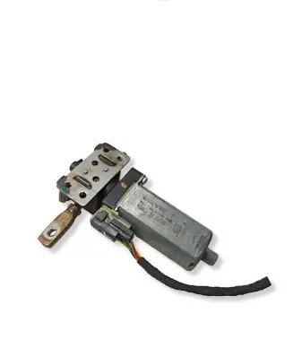 Mercedes-Benz S W221 Seat adjustment motor 0390203254