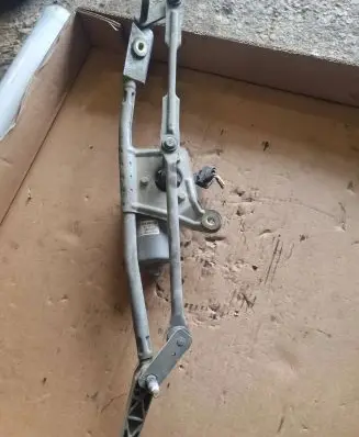 Volvo S60 Front wiper linkage and motor 9171901 404606 13410