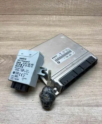 BMW 5 E39 Engine ECU kit and lock set 7790220 6905666 0281011257