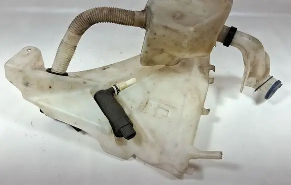 Volvo S40 Windshield washer fluid reservoir/tank AM5113K163 30657121 30657122