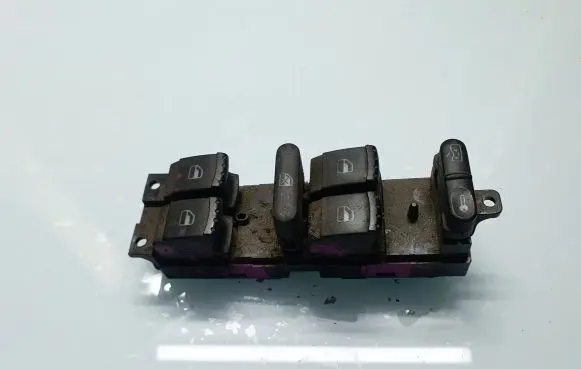 Volkswagen PASSAT B5.5 Electric window control switch