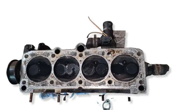 Audi 80 90 B3 Engine head 026103373Q