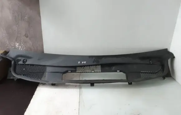 Mercedes-Benz B W245 Wiper trim A1698300413