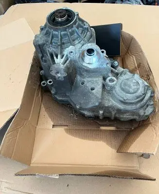 Gearbox transfer box case