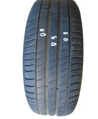 Volkswagen Golf VII R17 summer tire 