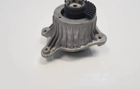 Mercedes-Benz C W205 Engine mount vacuum valve 