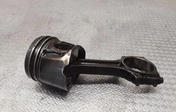 Renault Koleos I Piston with connecting rod 