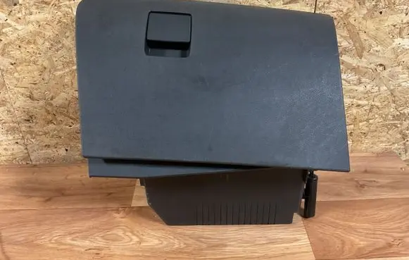 Opel Astra H Glove box 13191459