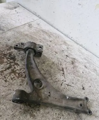 Volkswagen PASSAT B6 Front lower control arm/wishbone