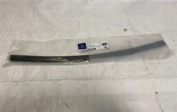 Mercedes-Benz G W463 2nd Gen Rear arch trim A4638890998