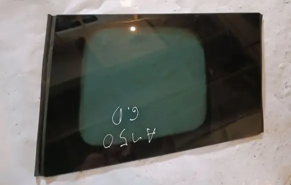 Mazda 5 Rear side window E643R005844