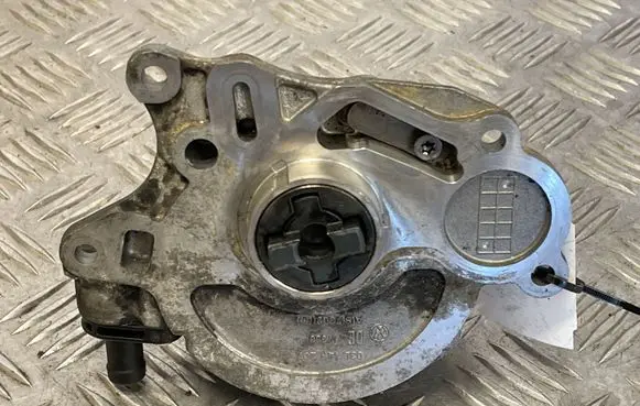 Seat Leon (1P) Vacuum pump 03L145207