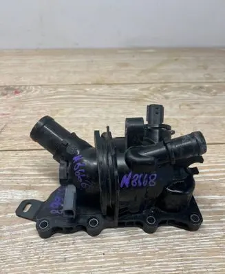 Nissan Qashqai J12 Thermostat/thermostat housing A2822033000