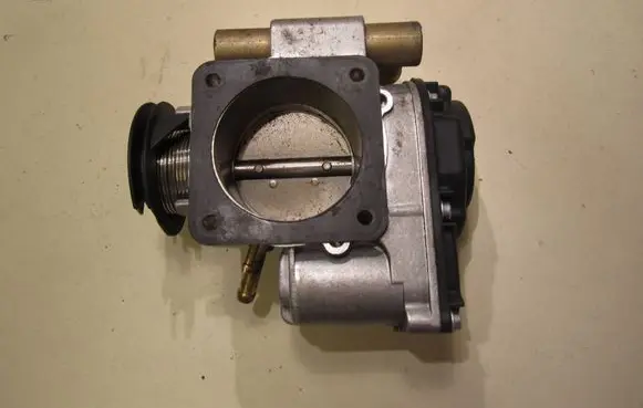 Audi A4 S4 B5 8D Throttle body valve 21043341 310008 ACAAZL14