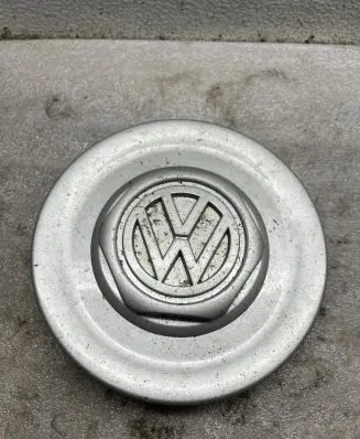 Volkswagen PASSAT B4 R20 wheel hub/cap/trim 357601149G