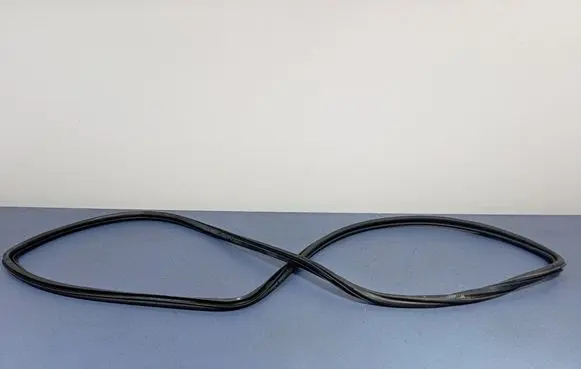 Audi Q7 4L Front door rubber seal 