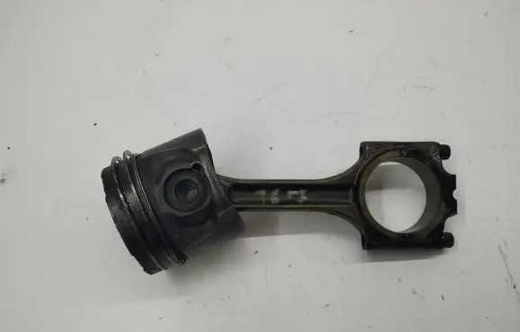 Volvo XC90 Piston with connecting rod
