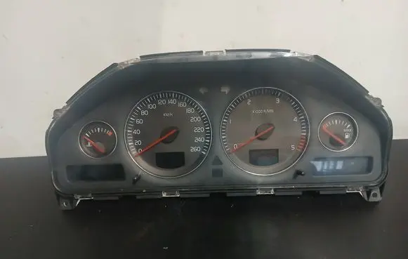 Volvo XC90 Speedometer (instrument cluster) 8673269 69294880T 8602760