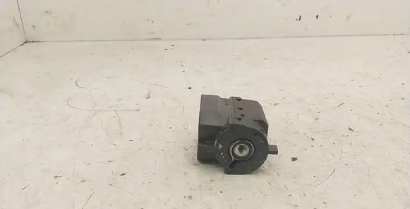 BMW 7 E38 Ignition lock contact 8352011