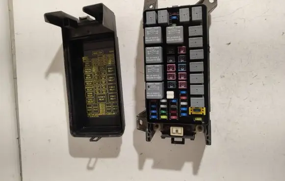 KIA Carnival Fuse box set 8K52a66760 10030514032 L82a