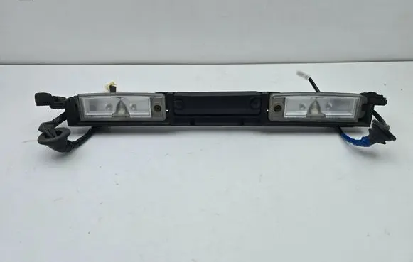 Lexus GS 300 350 430 450H Trunk door license plate light bar 19878206