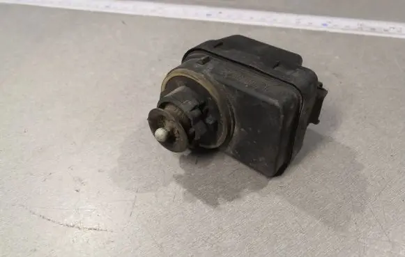 Peugeot 806 Headlight level adjustment motor 