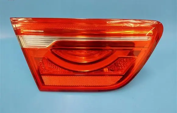 Jaguar XE Tailgate rear/tail lights 