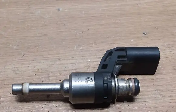 Volkswagen PASSAT B6 Fuel injector 03H906036