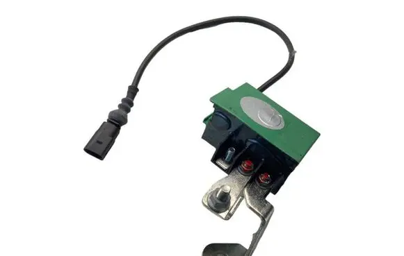 Volkswagen Touareg I Other relay 7L0943383B 08250101