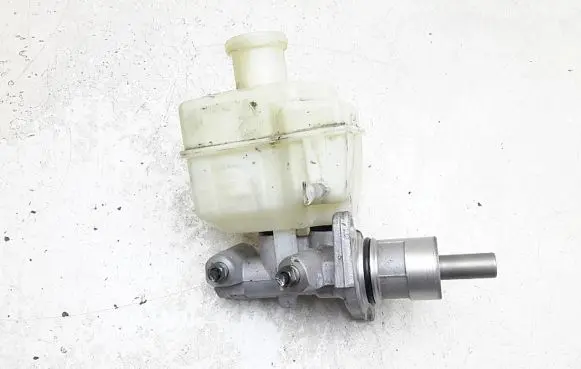 Land Rover Discovery 3 - LR3 Master brake cylinder 74471269c