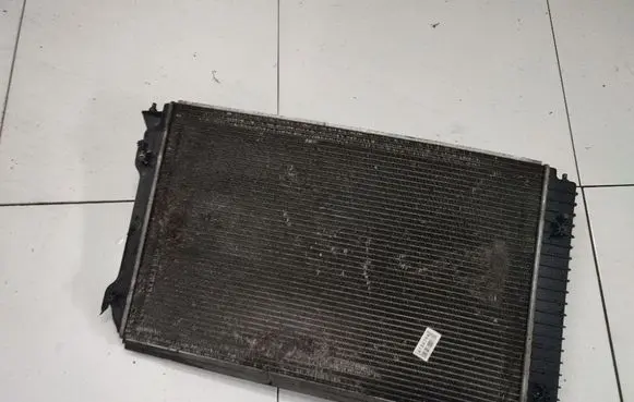 Audi A6 S6 C6 4F Coolant radiator
