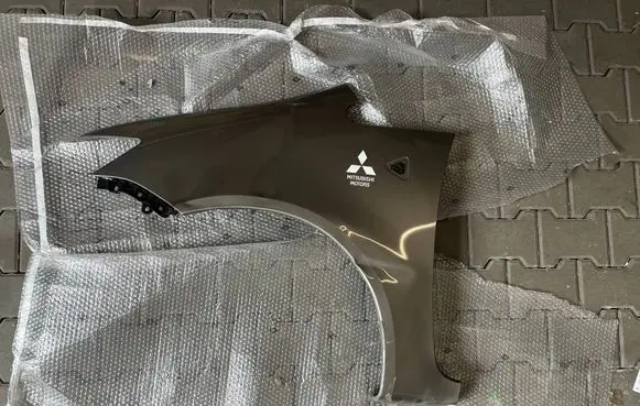 Mitsubishi Colt Fender 