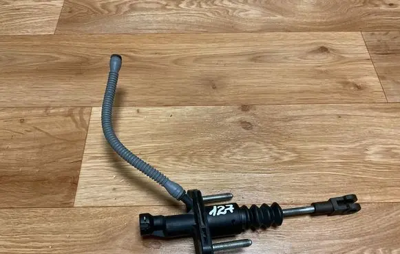 Opel Zafira A Clutch master cylinder 90581565
