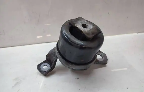 Volvo XC60 Engine mount bracket 30793318