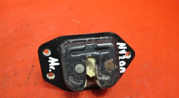 Nissan NV200 Loading door lock 