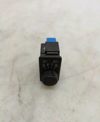 Nissan Primera Headlight level height control switch 37044A D4280 2204