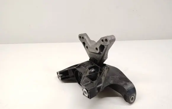 Engine mount bracket
