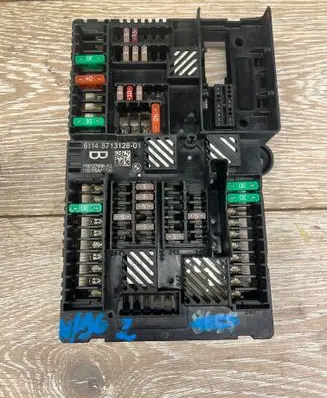 BMW 7 G11 G12 Fuse module 8713128 P00127006AC
