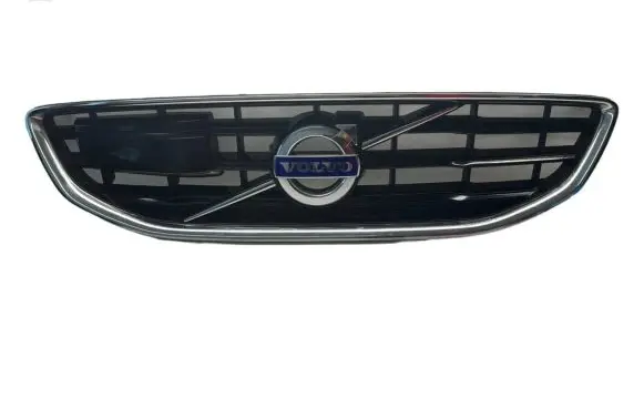 Volvo V40 Front bumper upper radiator grill 31353126 31301893 31425507