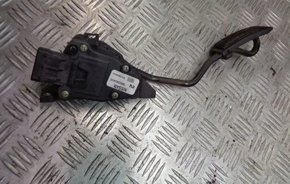Nissan Primera Accelerator throttle pedal 18002AU410
