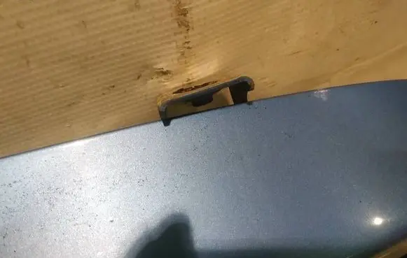 Ford Ka Tailgate/trunk/boot hinge 