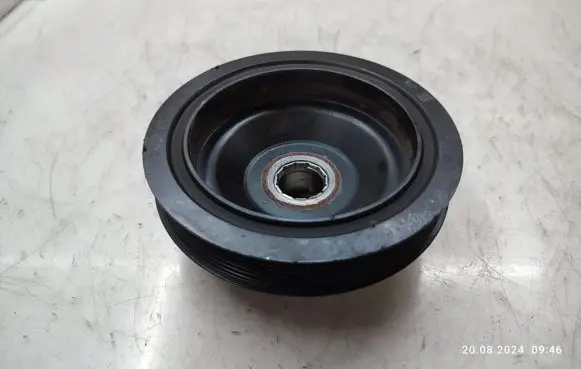Mercedes-Benz C W205 Crankshaft pulley