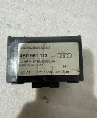 Audi A6 S6 C5 4B Alarm control unit/module 4B0951173