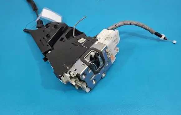 Mercedes-Benz B W245 Front door lock 1697202835 IMPRK1555406
