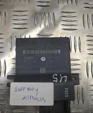 Audi A6 S6 C6 4F Gateway control module 4F0907468D