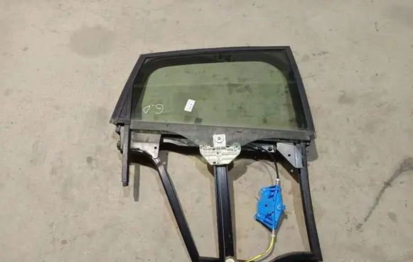 Audi A2 Rear door window/glass frame 8Z0839462B