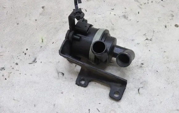 Audi A4 S4 B8 8K Electric auxiliary coolant/water pump GMAUTO4574097
