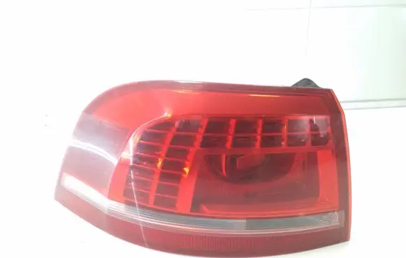 Volkswagen PASSAT B7 Rear/tail lights 3AF945207B