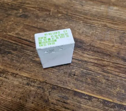 BMW Z3 E36 Window wiper relay 61358366381 8366381