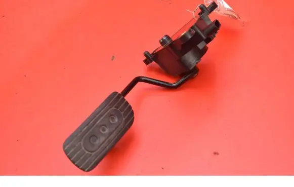 Nissan Micra Accelerator throttle pedal 18002AX700